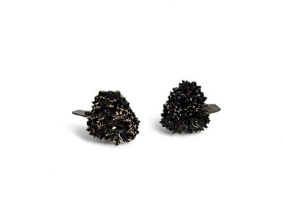 EGGERT DENMARK.
Pair of flower cufflinks...