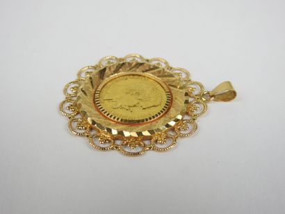 Pendant adorned with a 20 franc gold coin,...