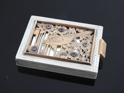 BOUCHERON Paris. Rectangular silver poudrier...