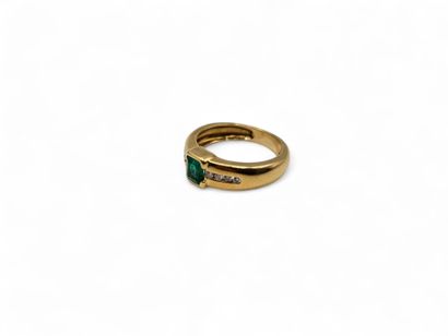 Yellow gold 750 thousandths ring centered...