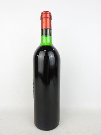 1 bottle Château Palmer Margaux 1976. Low...