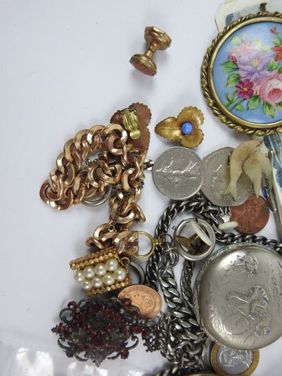 LOT OF FANTAISIE JEWELRY including watches,...