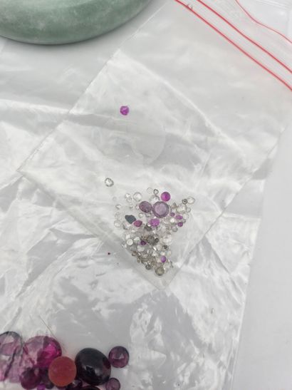 Lot of stones on paper including shell cameos,...