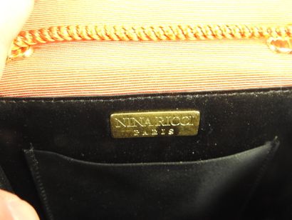 NINA RICCI - Paris. Sac du soir en tissu...