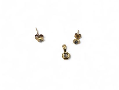 Small set in yellow gold 750 thousandths...