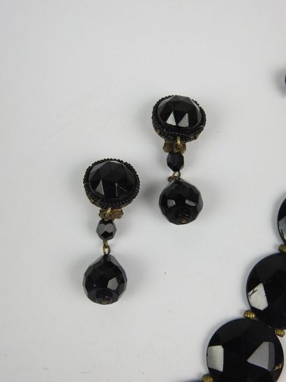 COLLAR of Rhine pearls in two rows. Metal...