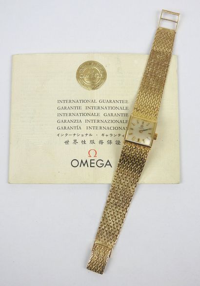 OMEGA: Ladies' watch in yellow gold 750/1000,...