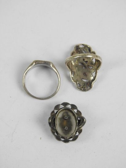 TWO RINGS in 925/1000 sterling silver, one...