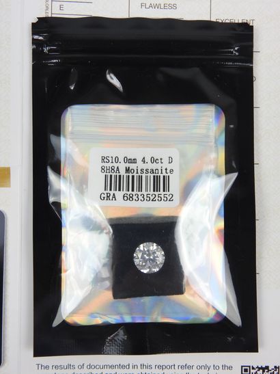 MOISSANITE 4.00 cts GRA certificate 6833...