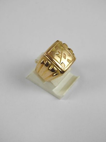 750/1000th yellow gold CHEVALIERE engraved...