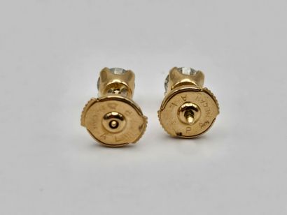 Pair of EARRINGS in 18K (750°/°°) yellow...
