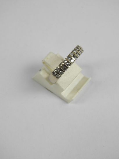 ALLIANCE in 750/1000th white gold and 19...