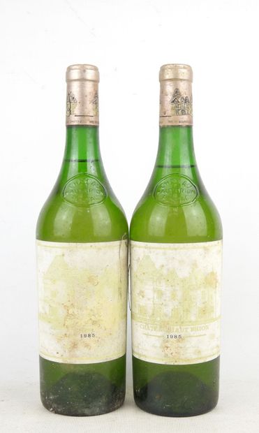2 bottles Château HAUT BRION 1985 white 1er...