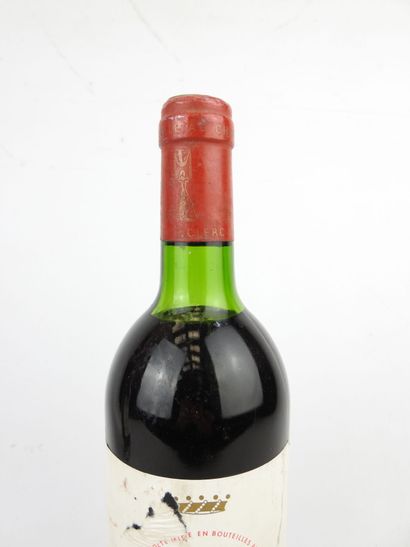 1 bottle Chateau Clerc Milon 1977. Torn ...