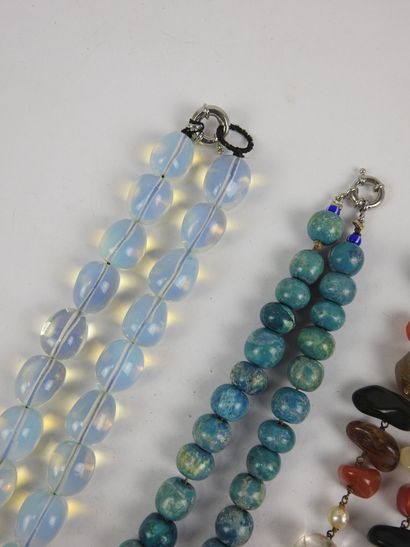 Three FANTAISIE NECKLACES in hardstone pearls,...