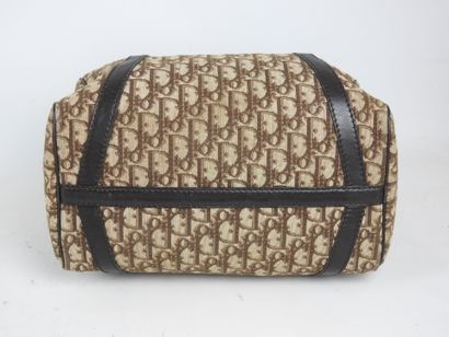 CHRISTIAN DIOR - Paris. Sac de voyage en...
