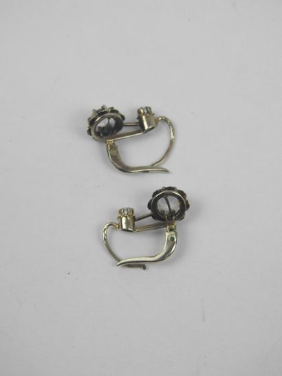 Pair of EARRINGS in 750/10000th white gold...