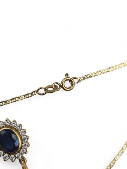 Daisy pendant necklace in yellow gold 750...