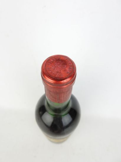 1 bottle Château Palmer Margaux 1976. Low...