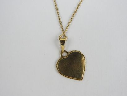 Three chains and pendant in 750 thousandths...