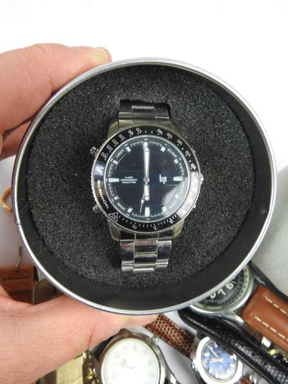 LOT de MONTRES LIP
1 boitier LIP
3 LIP CROIX...