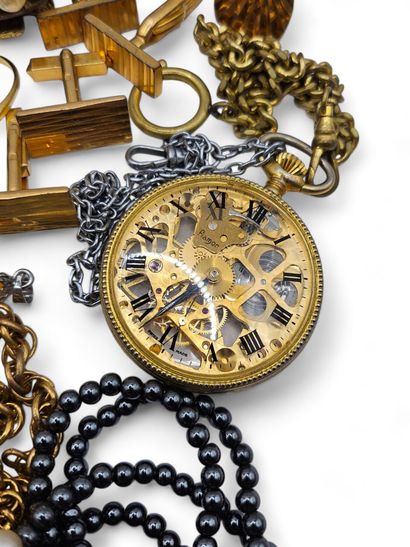 Important lot of costume jewelry including...