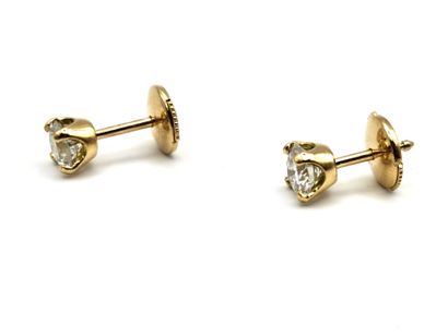 Pair of EARRINGS in 18K (750°/°°) yellow...
