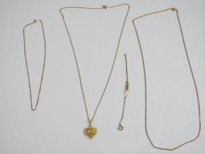 Three chains and pendant in 750 thousandths...