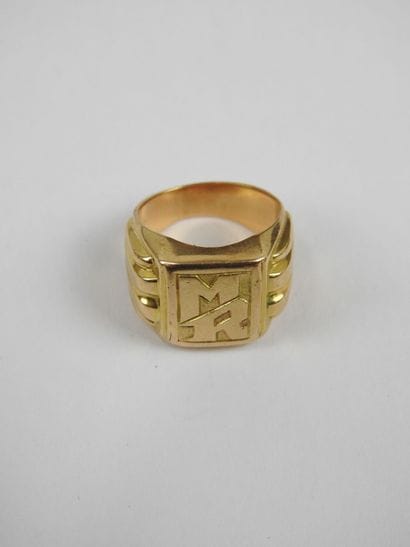 750/1000th yellow gold CHEVALIERE engraved...