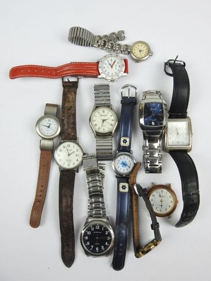 LOT de MONTRES SPIRALE
6402 SY 3 212678
2...