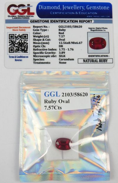 RED STONE 7.57 cts. With certificate