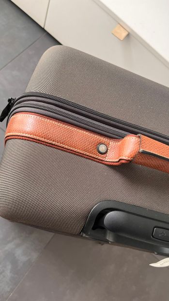 LONGCHAMP 1 CASE ref 24018 080. Purchase...