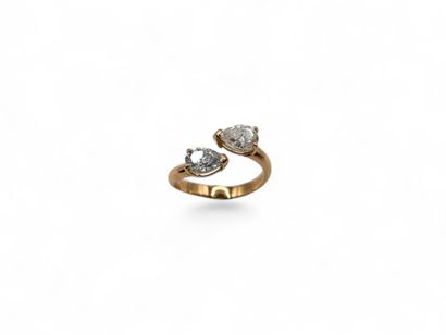 Toi et Moi ring in 750-millimeter pink gold...