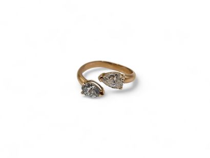 Toi et Moi ring in 750-millimeter pink gold...