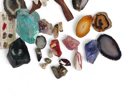 Batch of rough minerals, pieces of colored...