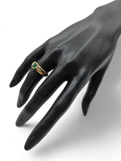 Yellow gold 750 thousandths ring centered...