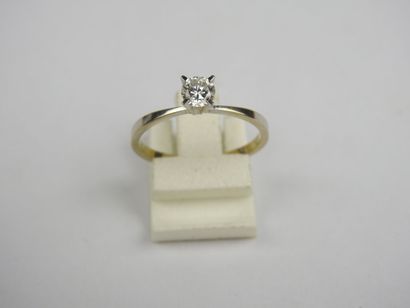 Ring in white gold 750 thousandths set with...