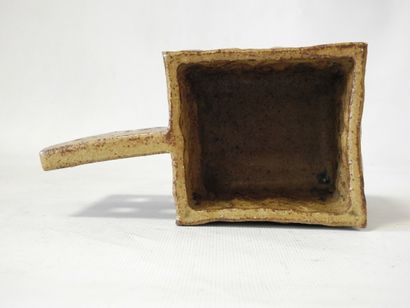 Modern work
Four-sided openwork handle vase...