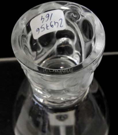 R. LALIQUE
Pair of crystal glasses 