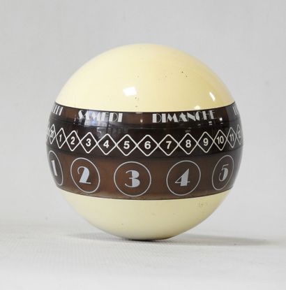 PORPHYRE
Spherical perpetual calendar in...