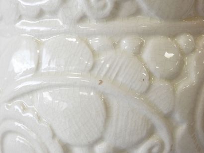 SAINT-CLÉMENT
Large cracked earthenware vase...