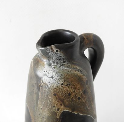 Jean POINTU (1879-1942)
Small stoneware pourer...