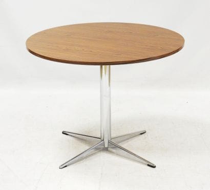 Work from the 70s
Dining table with circular...