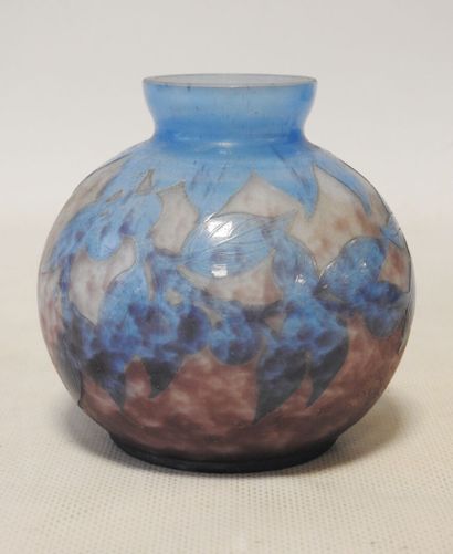 A. DELATTE - Nancy
Double-glazed vase with...