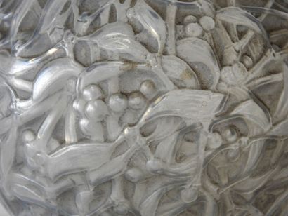 R. LALIQUE
Mistletoe