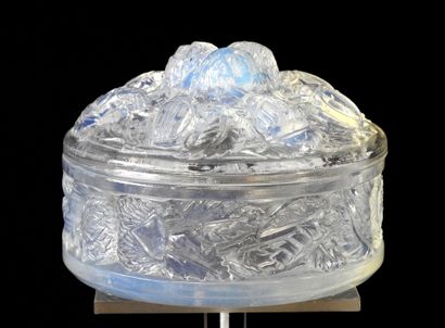SAUMONT
Candy jar in pressed molded opalescent...