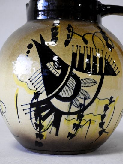 Work from the 50's
Earthenware ball-shaped...