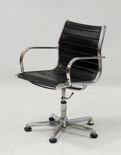 Work from the 70s
Swivel office chair, chromed...