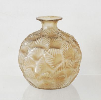 R. LALIQUE
Ormeaux