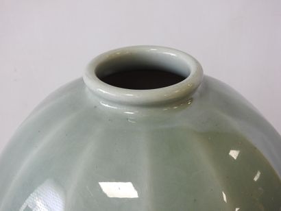 Paul MILLET (1870-1950) in Sèvres
Large celadon-glazed...